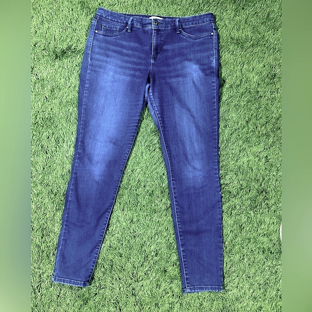 Jessica Simpson‎ Women’s “Kiss Me” Super Skinny Jeans Deep Blue Size 32